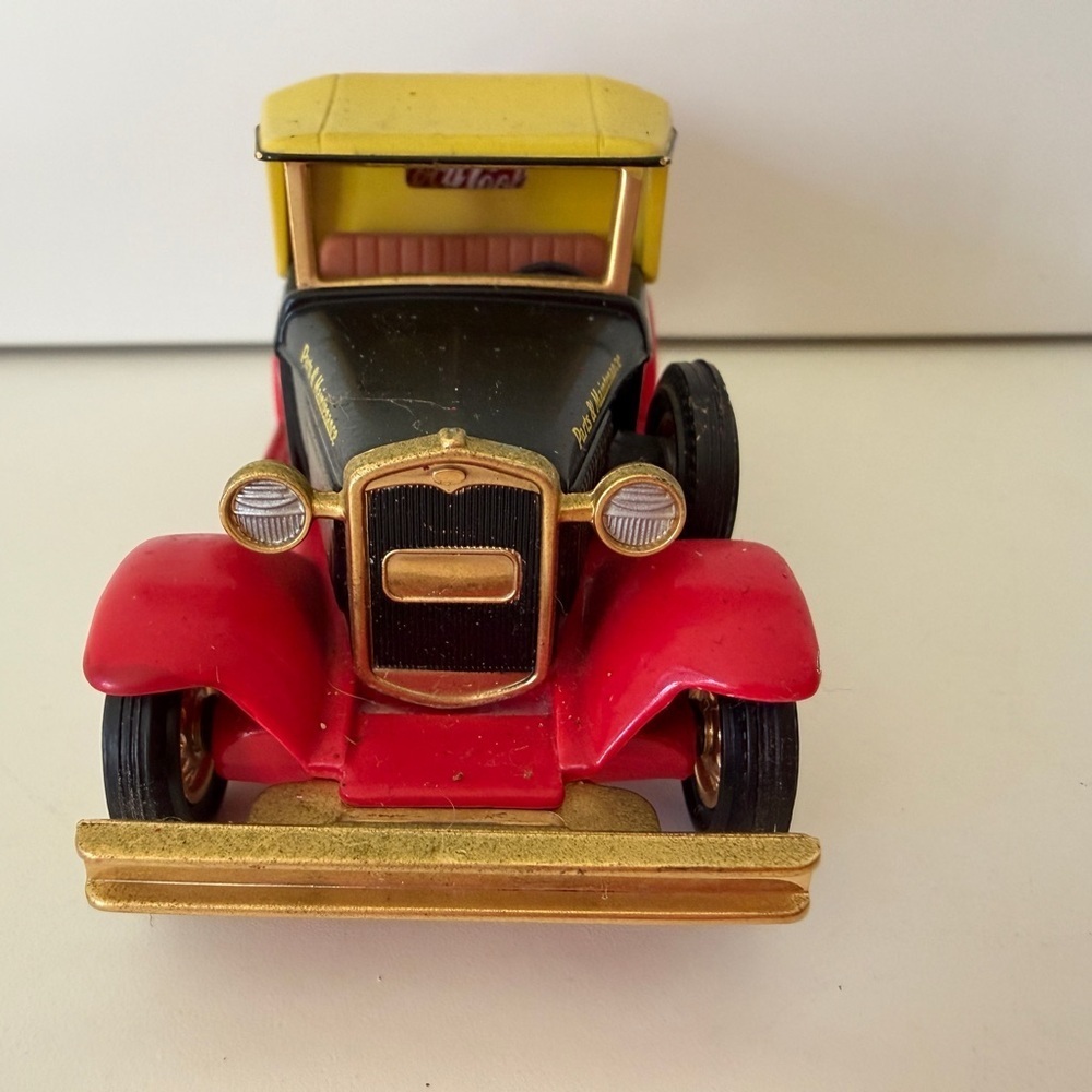 Coca Cola Vintage Delivery Truck - Red, Yellow, Black, and Gold - Picture 2 of 9